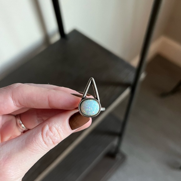 The 2BANDITS: The Wall Opal Triangle Ring - Picture 3 of 7
